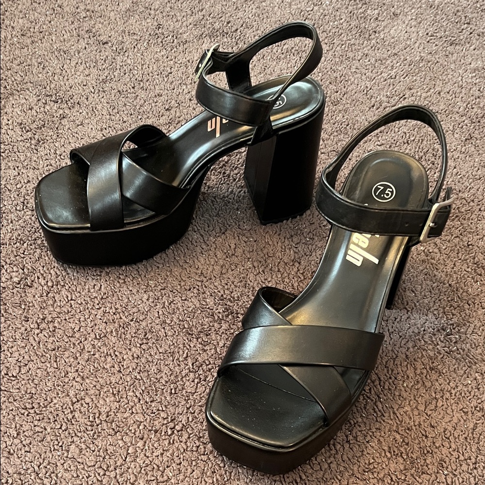 SHEIN Black Platform Sandals Chunky 4 inch Heels with ankle straps Women’s 7.5